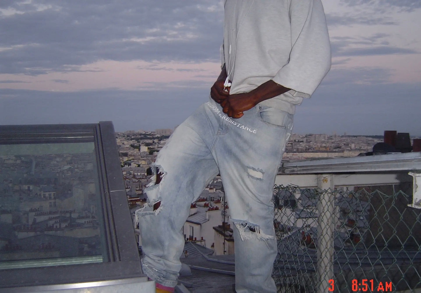HEAVENLY4S LIGHT WASH DISTRESSED JEANS